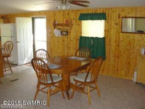977 Beaver Rd, Bitely, MI 49309 photo 5