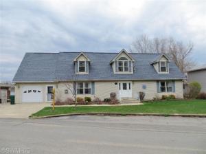 10074 Walnut, Three Rivers, MI 49093 photo 2