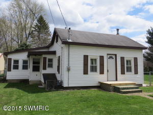 522 Eleventh St, Three Rivers, MI 49093 photo 1