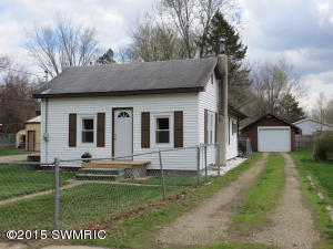 522 Eleventh St, Three Rivers, MI 49093 photo 2