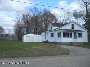814 N York St, Belding, MI 48809 photo 1