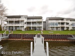 243 Riverfront St, Spring Lake, MI 49456 photo 1