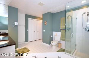 243 Riverfront St, Spring Lake, MI 49456 photo 8
