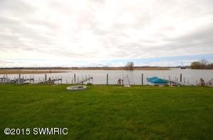 243 Riverfront St, Spring Lake, MI 49456 photo 2