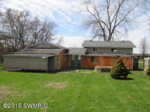 411 River Rd, Plainwell, MI 49080 photo 2