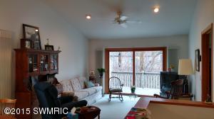 17952 River Bluff Dr, Big Rapids, MI 49307 photo 3