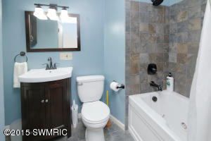 314 E Wheeler St, Three Rivers, MI 49093 photo 10