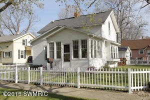 314 E Wheeler St, Three Rivers, MI 49093 photo 1