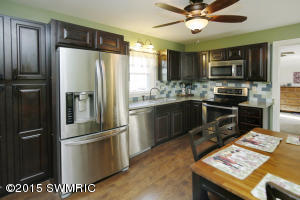 314 E Wheeler St, Three Rivers, MI 49093 photo 7