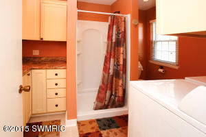 112 West St, Plainwell, MI 49080 photo 14