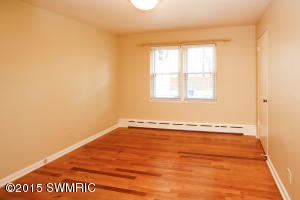 112 West St, Plainwell, MI 49080 photo 12