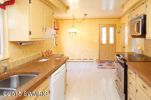 112 West St, Plainwell, MI 49080 photo 7