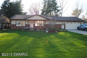 7427 Windgate Dr, Jenison, MI 49428 photo 1