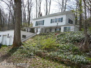 56076 Crest Dr, Cassopolis, MI 49031 photo 1