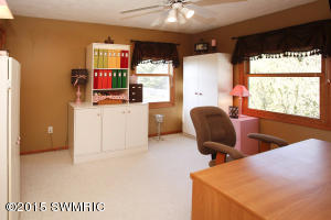 1167 N Apple Ct, Plainwell, MI 49080 photo 17