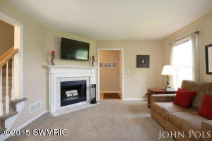 3556 Maple Leaf Ln, Hamilton, MI 49419 photo 3