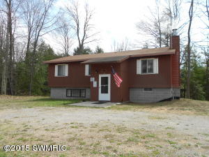 8863 E Ruth Dr, Walkerville, MI 49459 photo 1