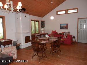 13617 Pepperidge Ln, Harbert, MI 49115 photo 2