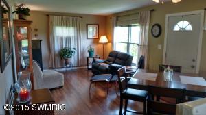 707 E State St, Belding, MI 48809 photo 4