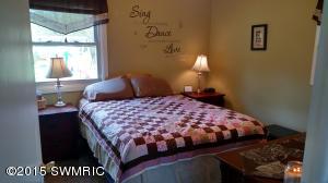 707 E State St, Belding, MI 48809 photo 9