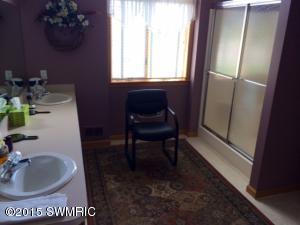 2390 Flagstone Dr, Flushing, MI 48433 photo 11