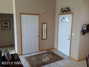 2390 Flagstone Dr, Flushing, MI 48433 photo 2