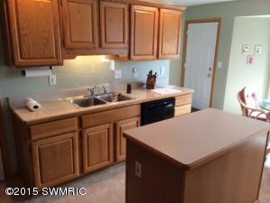 2390 Flagstone Dr, Flushing, MI 48433 photo 3