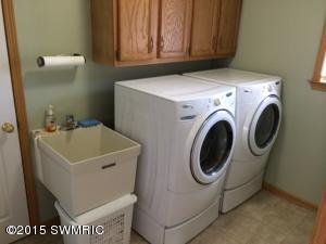 2390 Flagstone Dr, Flushing, MI 48433 photo 17