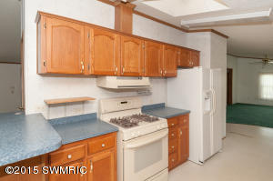 24953 E Point Dr, Mattawan, MI 49071 photo 9