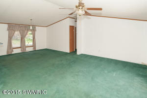 24953 E Point Dr, Mattawan, MI 49071 photo 2