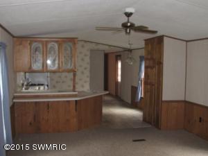 549 Willow Dr, Coldwater, MI 49036 photo 2