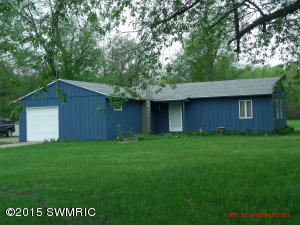 844 48th St, Pullman, MI 49450 photo 1