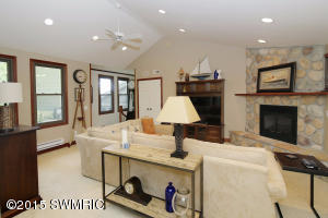 492 E Gull Lake Dr, Augusta, MI 49012 photo 5