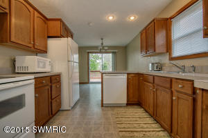 1210 Comstock Dr, Marshall, MI 49068 photo 7