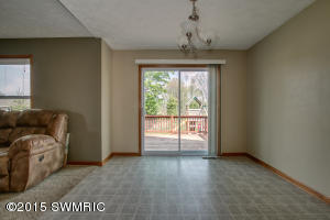 1210 Comstock Dr, Marshall, MI 49068 photo 6