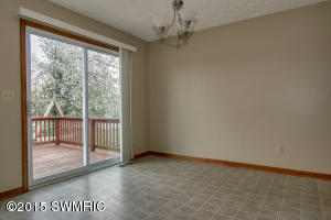 1210 Comstock Dr, Marshall, MI 49068 photo 5