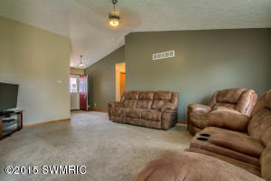 1210 Comstock Dr, Marshall, MI 49068 photo 3