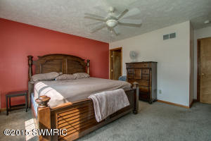 1210 Comstock Dr, Marshall, MI 49068 photo 13