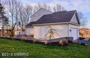 4092 Amazon Dr, Lowell, MI 49331 photo 2