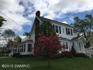 504 S Bridge St, Belding, MI 48809 photo 4