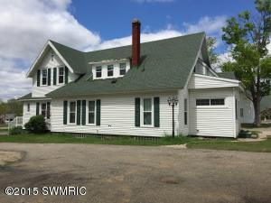 504 S Bridge St, Belding, MI 48809 photo 7