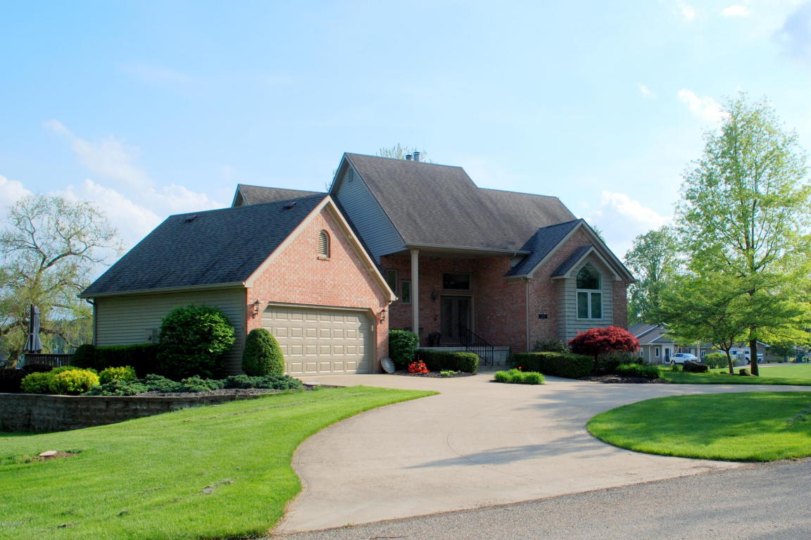 323 Caroline Dr, Coldwater, MI 49036 photo 2