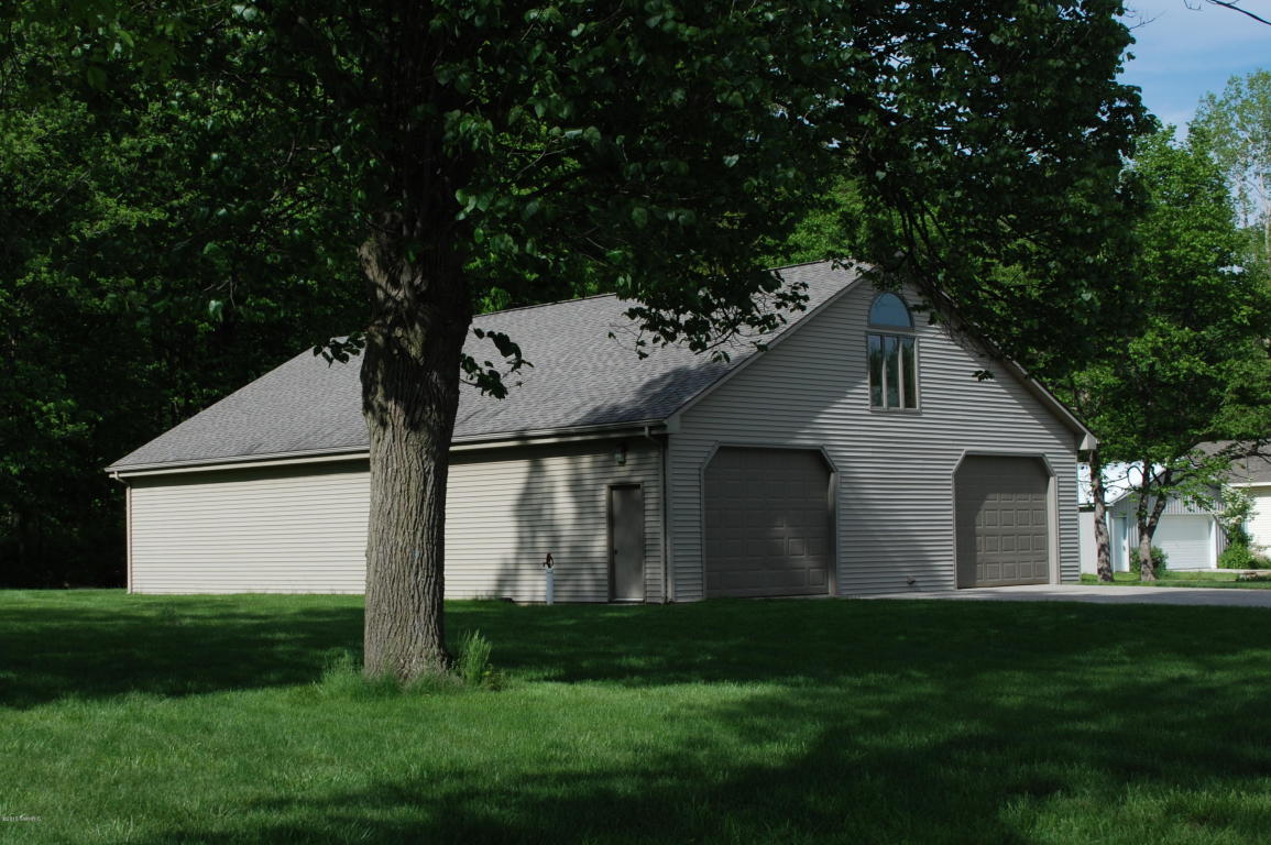 323 Caroline Dr, Coldwater, MI 49036 photo 11