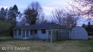 57571 Walnut St, Three Rivers, MI 49093 photo 2