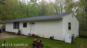 6860 Maple St, Newaygo, MI 49337 photo 1