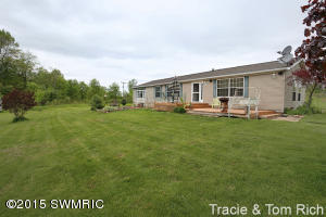 9986 Kehoe Dr NE, Ada, MI 49301 photo 2