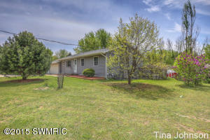 9470 Fulton St E, Ada, MI 49301 photo 2