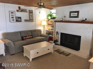 2140 Wolf Lake Dr, Baldwin, MI 49304 photo 4