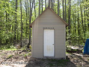 277 N Bear Trak, White Cloud, MI 49349 photo 10