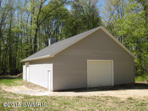 277 N Bear Trak, White Cloud, MI 49349 photo 2